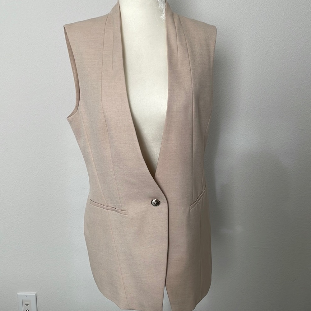 White House black market beige sleeveless vest